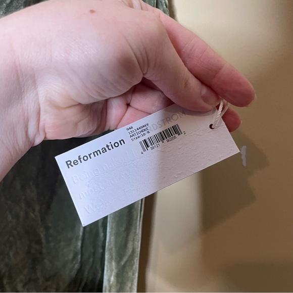 Reformation Salamanca Velvet Midi Dress in Artichoke worn once - Picture 6 of 14